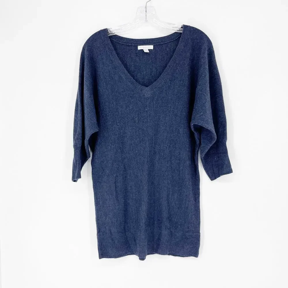New York & Company V-Neck Blue Sweater Size XS